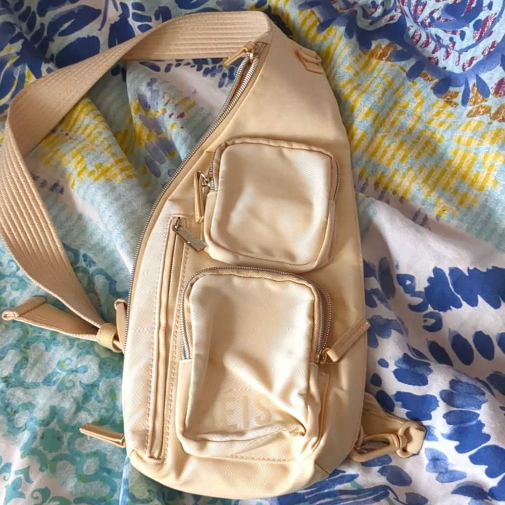 BÉIS Survival Sling in Beige